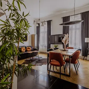 Golden Pearl - Main Square, 100 Sqm, 4 Apartament